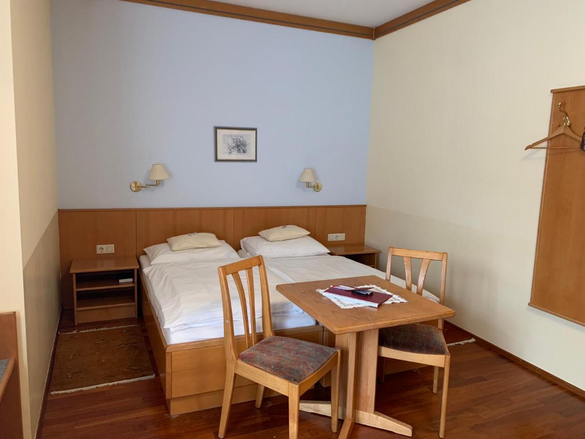Hotel Zur Post グンポルツキルヒェン エクステリア 写真