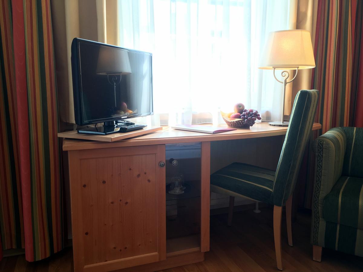Hotel Zur Post グンポルツキルヒェン エクステリア 写真
