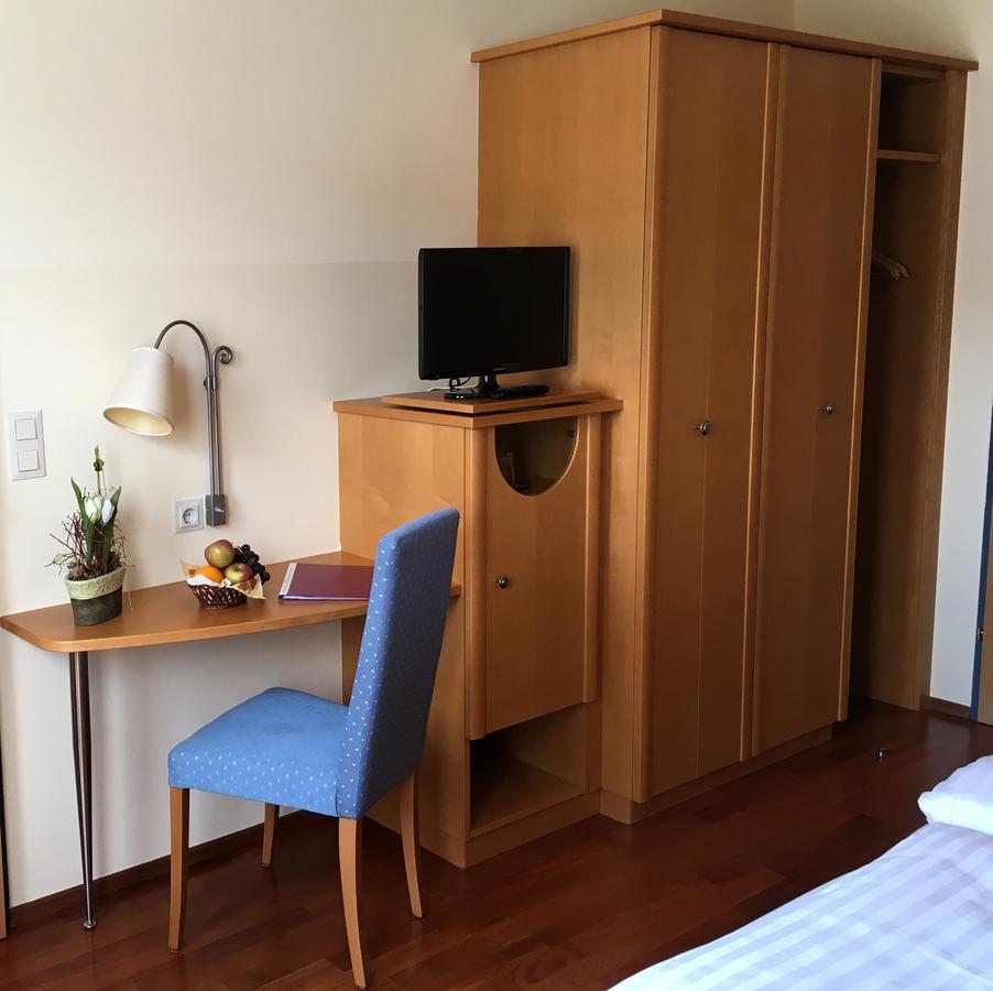 Hotel Zur Post グンポルツキルヒェン エクステリア 写真