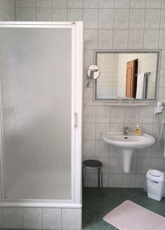 Hotel Zur Post グンポルツキルヒェン エクステリア 写真